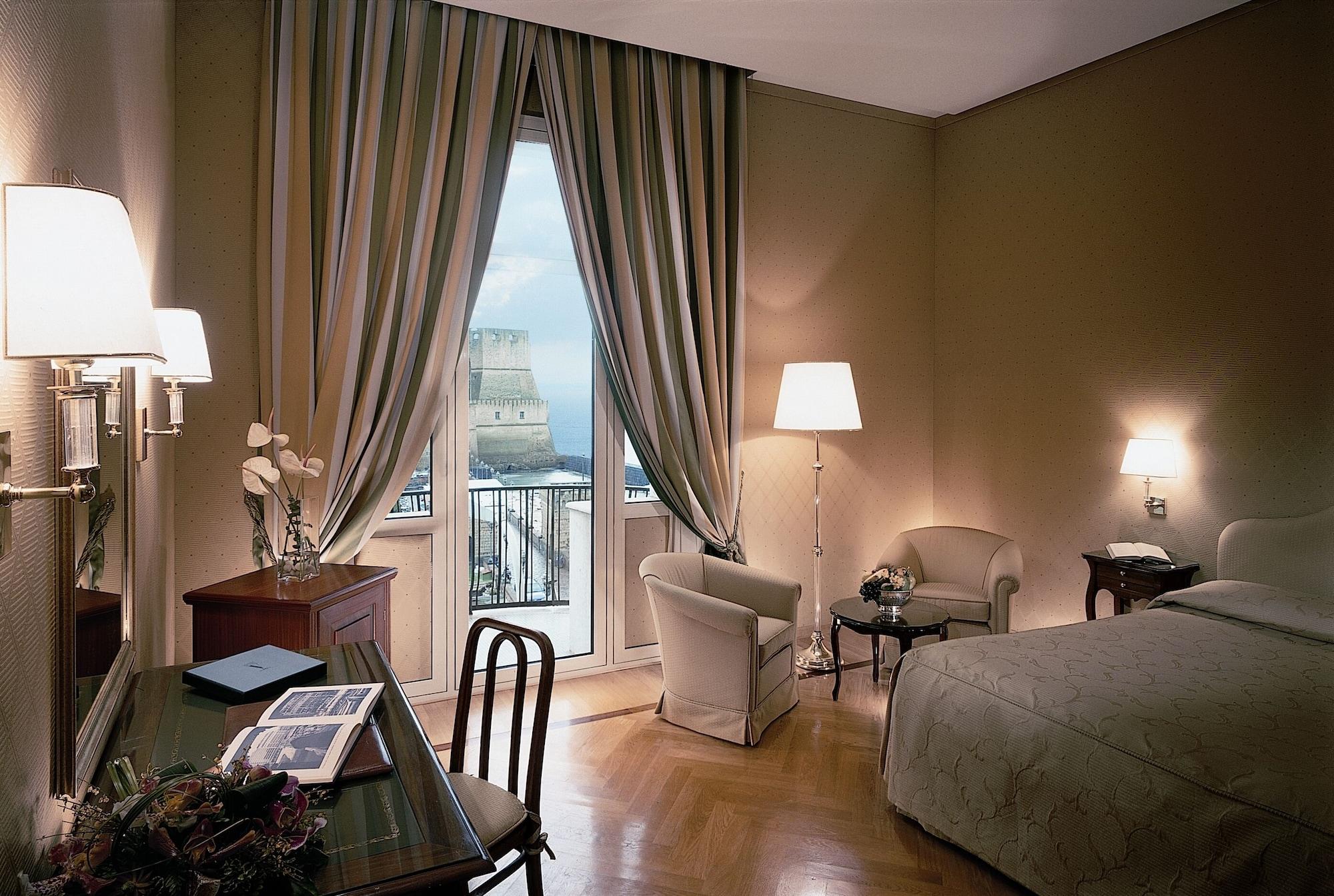 Grand Vesuvio Hotel Neapel