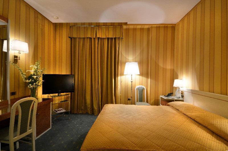 Grand Vesuvio 5* Neapel